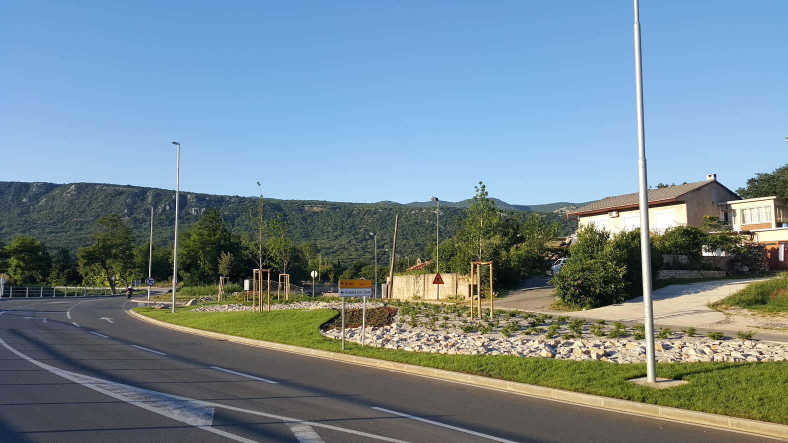 Ulaz u naselje Mikulja