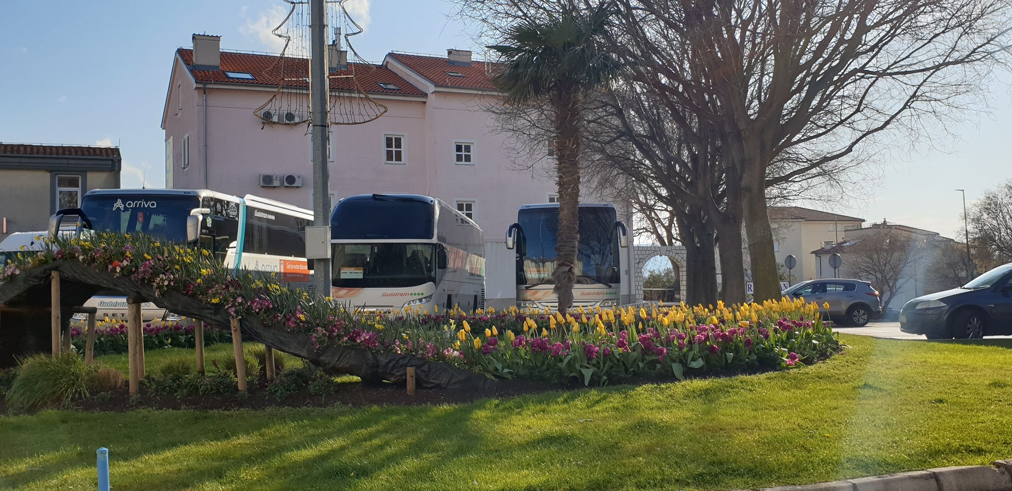 Autobusni kolodvor u bojama proljeća 2020.