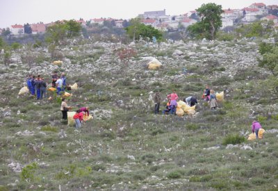 Akcija čišćenja okoliša odlagališta neopasnog otpada