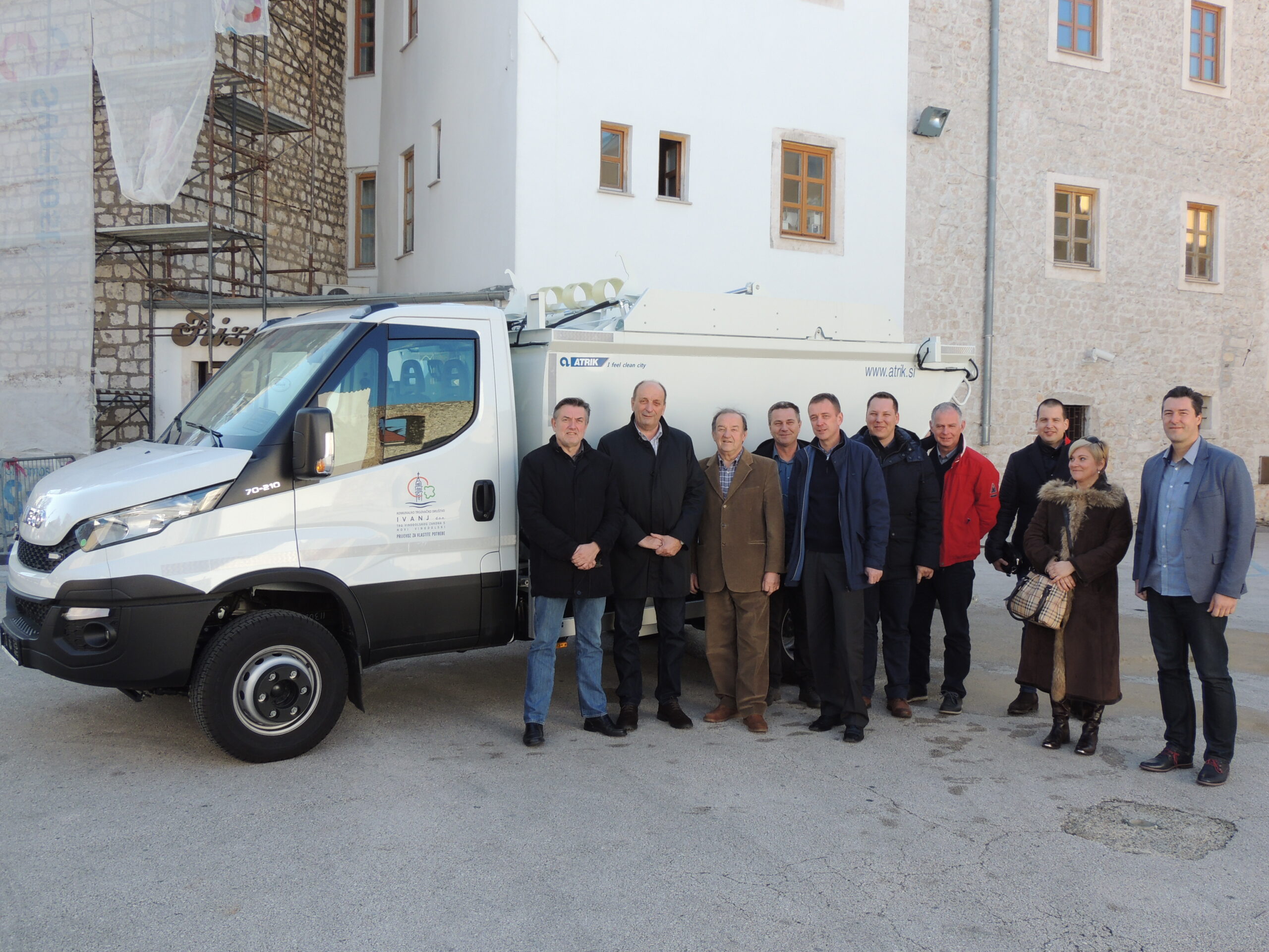 Nabavljeno novo komunalno vozilo